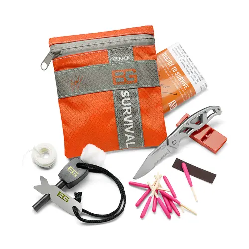 Clamshell Survival Essentials Basic Kit 1
