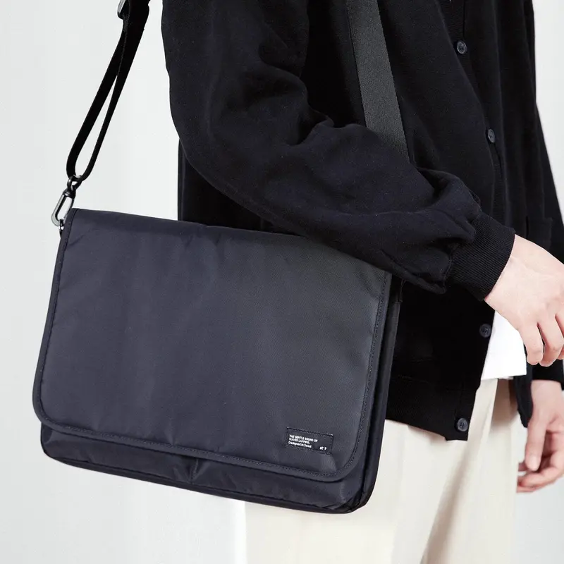 Lato Padded 15.6"–16" Laptop Shoulder Bag – Black Travel Case 1